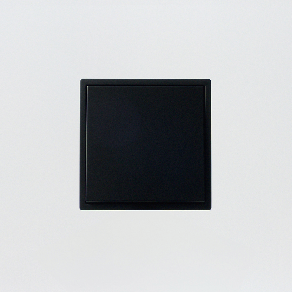 CLICK : The Modular System Matte Black